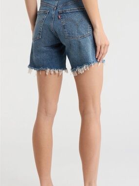 Levi's Women's Medium Blue Frayed Hem Denim Shorts